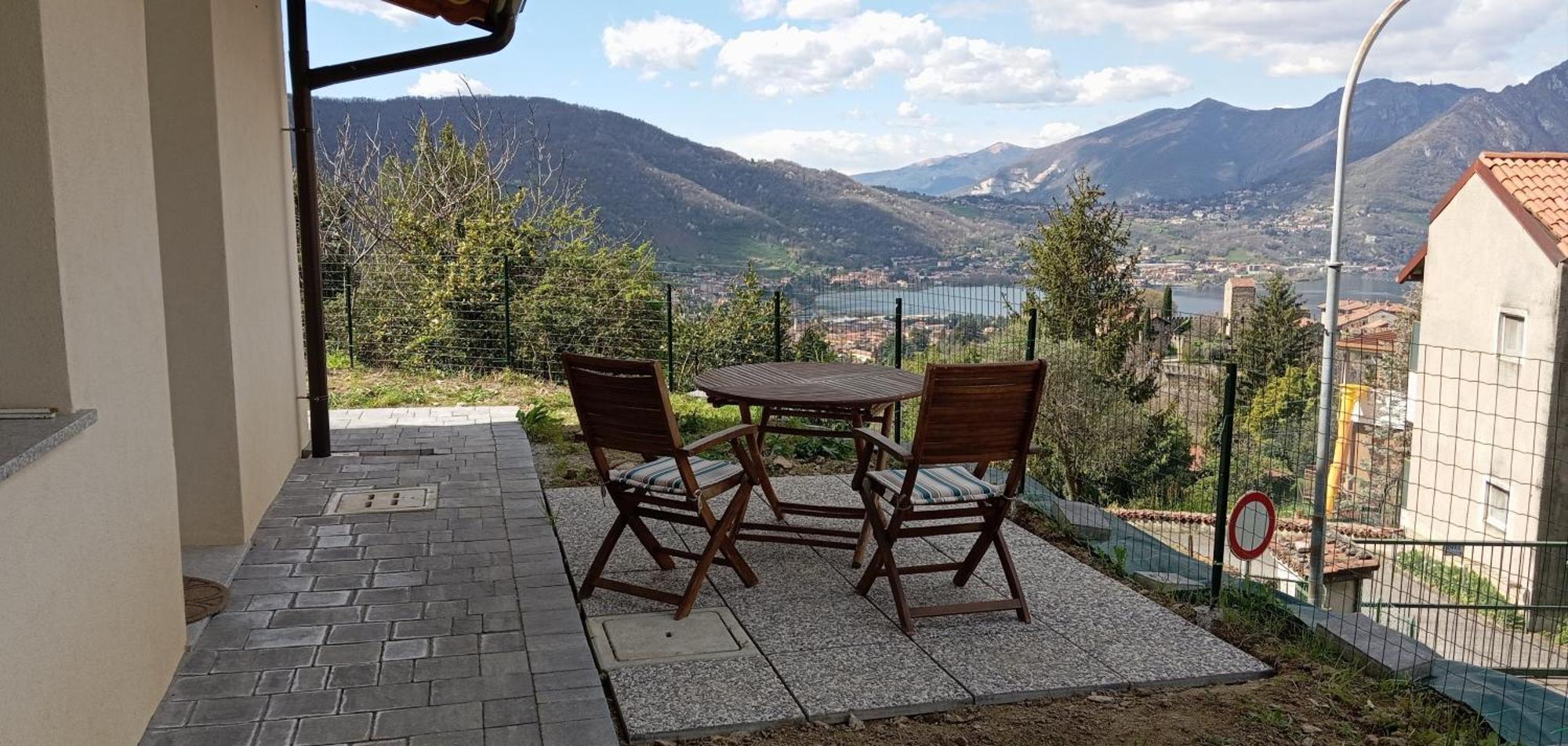 La Dimora Dei Due Laghi Bed & Breakfast Calolziocorte Exterior photo